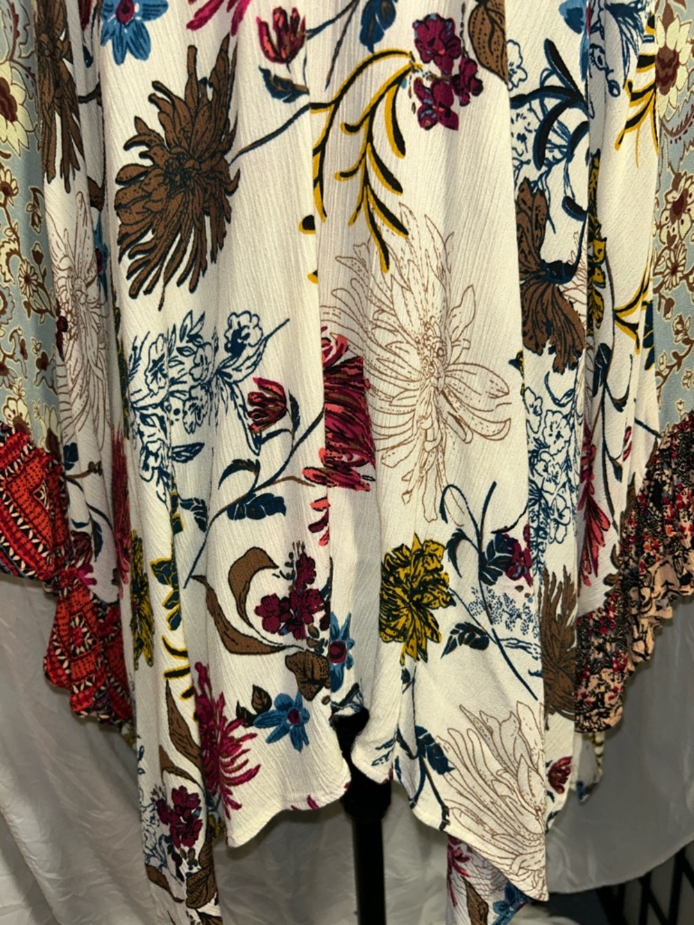 Umgee Floral Open-Front Tunic  Kimono Cardigan in Ivory, Pink & Blue size medium - Picture 9 of 9